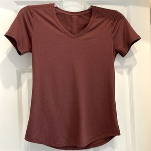 REEBOK Women’s fitted workout top